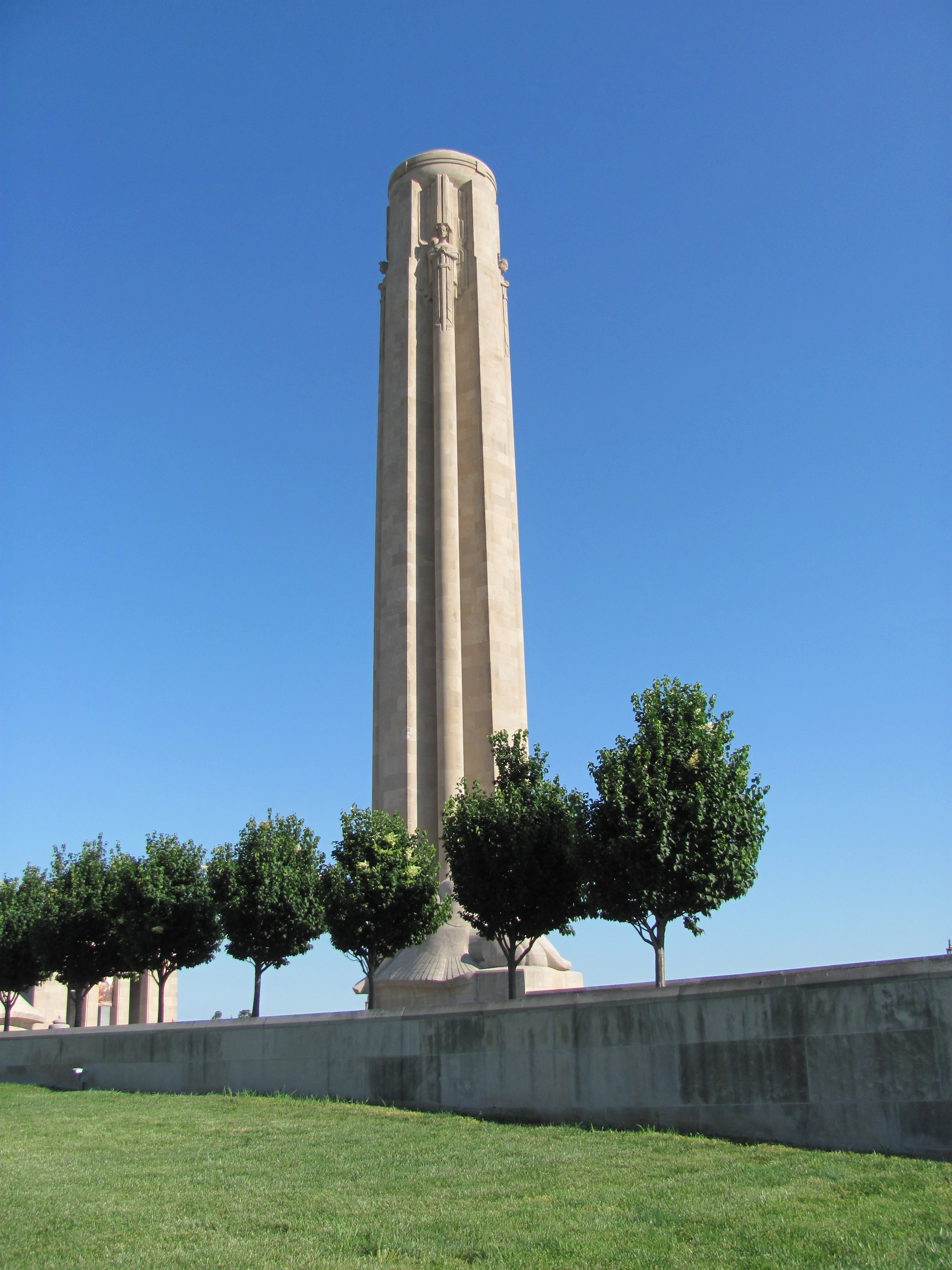Zoom on the image : Liberty Memorial